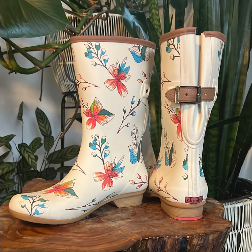 Chooka Floral Winter & Rain Boots - Cream with Red and Blue Accents